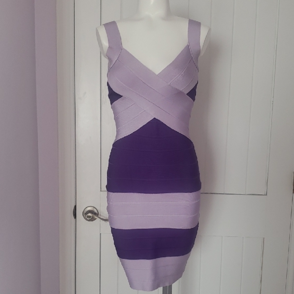 Purple Bodycon Mini Dress with V-neck Sleeveless Design for Cocktail